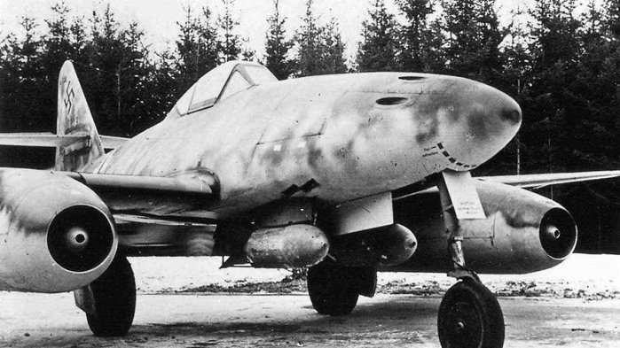 Me 262A-2a < ó: Public Domain >