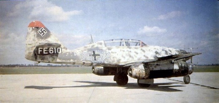 Me 262B-1a < ó: Public Domain >