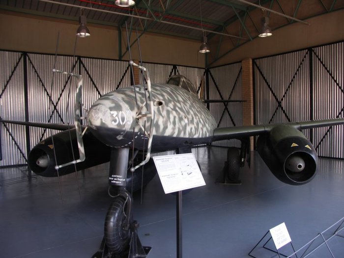 Me 262B-1a/U1 < ó: (cc) NJR ZA at Wikimedia.org >