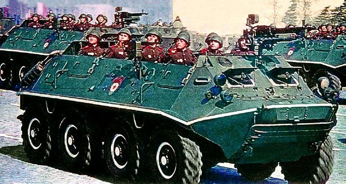 ʱ ΰ  BTR-60   ٲ鼭 鿡  ġ ϴ  Ѱ谡 ߴ. < ó: Public Domain >