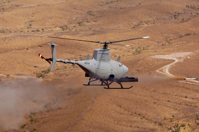 ָ (Yuma) 忡    ǽϰ ִ   MQ-8B ̾īƮ. <ó: Mark Schauer / US Army>