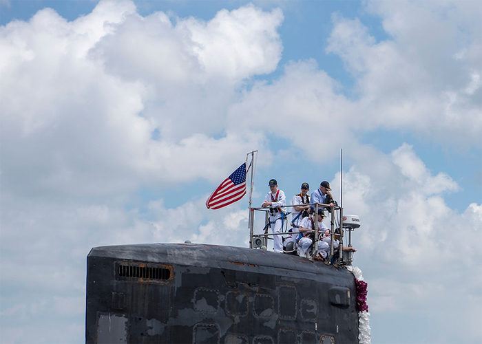 ̽ý(USS Mississippi, SSN-782)    ӹ Ϸϰ Ͽ̿  . <ó:  ر / MCS2 Michael H. Lee/Released>