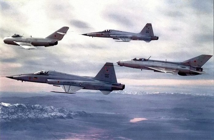 2  F-5, MiG-21 յ   MiG-17. ü ũⰡ    ִ. < Public Domain >