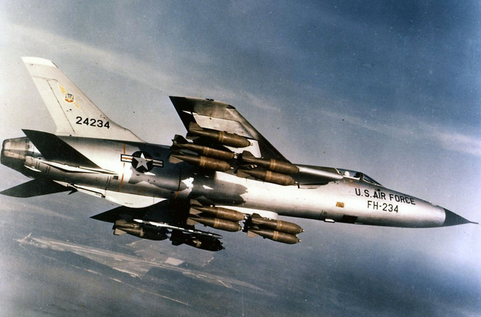F-105D-30-RE(ü ȣ 62-4234) Ϸ ź ִ  ·    <ó: US Air Force>