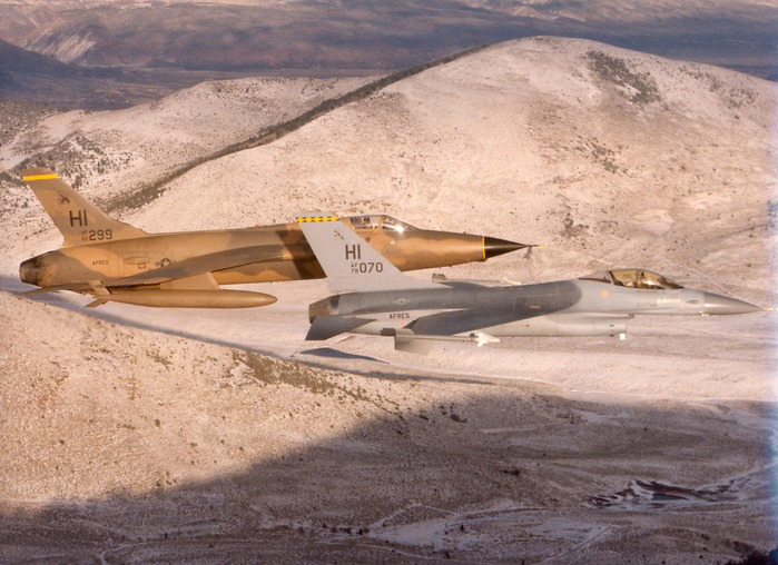 F-16    F-105 ġ <ó: DOD>
