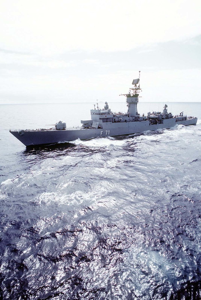 녹스급 호위함에 타타 함대공 미사일을 추가한 발레아레스급 미사일 호위함은 다양한 임무를 수행할 수 있다. <출처 : 미 해군>