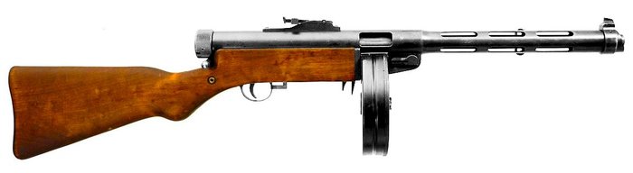 1차대전 후 재무장의 과정에서 스웨덴군은 수오미 기관단총을 개인화기로 선정했다. <출처: Mbeesb / Wikimedia>