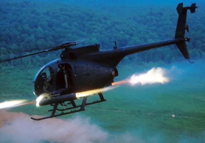 리틀버드의 건쉽은 AH-6로 명명되어 초기 C형을 거쳐 F,G, J형으로 점차 진화했다. <출처: Public Domain>