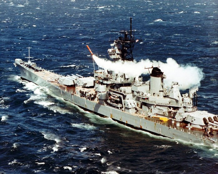 토마호크 SLCM은 구형 전함이 아이오와급에도 장착되어 걸프전에서 활용되기도 했다. <출처: 미 해군>