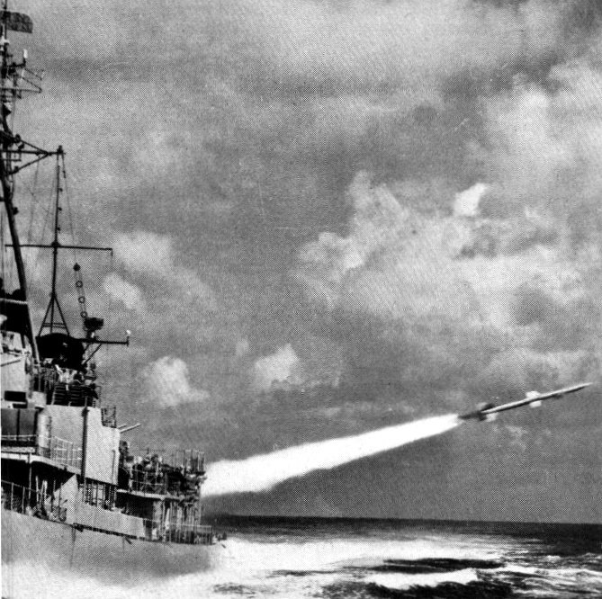 RIM-2 테리어 함대공 미사일을 발사하는 자얏트함 <출처 : 미 해군>