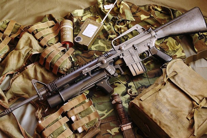 M16 소총과 결합된 XM148 유탄발사기 <출처: Public Domain>
