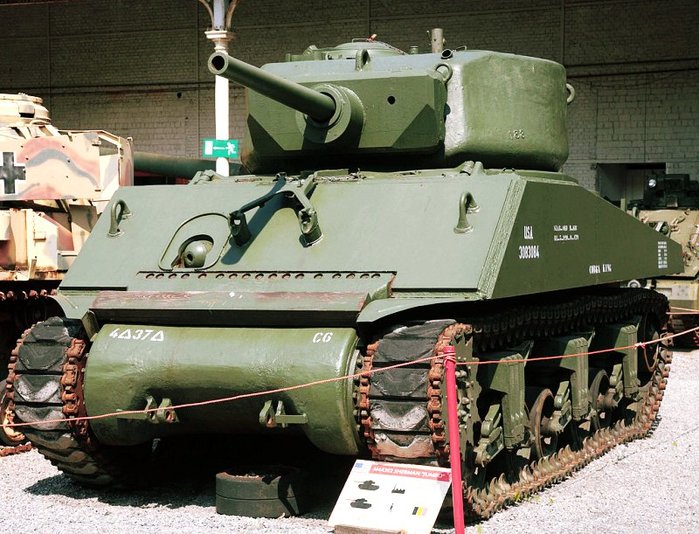 벨기에 브뤼셀 육군 박물관에 전시 중인 75mm 주포 탑재 M4A3E2 < 출처 : Public Domain >