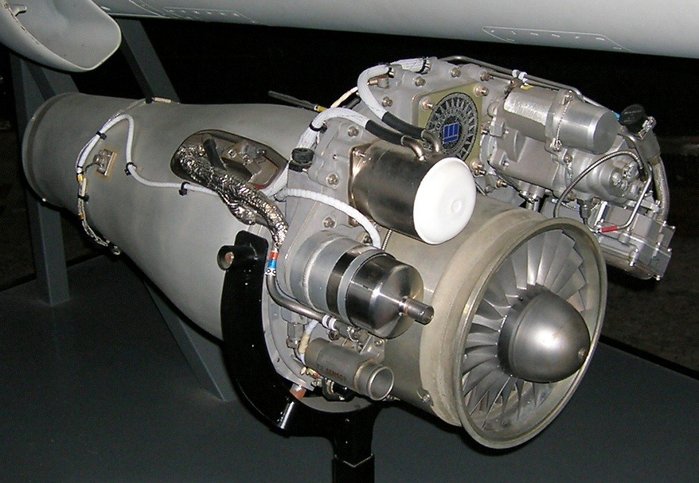 샌디에고 항공우주박물관에 전시된 F107 터보팬 엔진 <출처: Greg Goebel / WikiCommons>