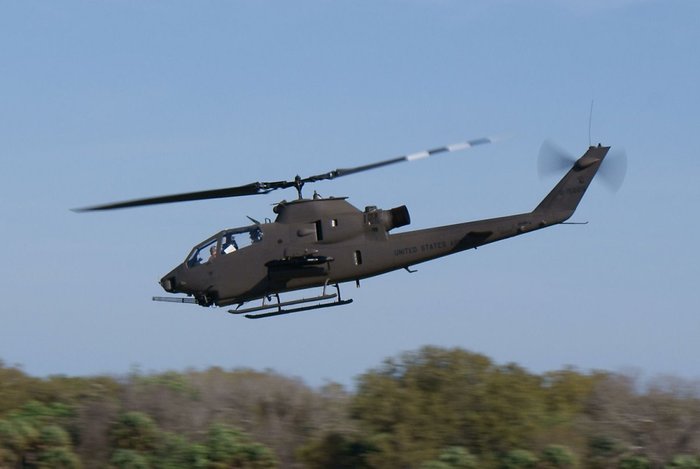 AH-1F 형상. 대규모로 현대화 한 기체 형상이다. (출처: Valder137/Wikimedia Commons)