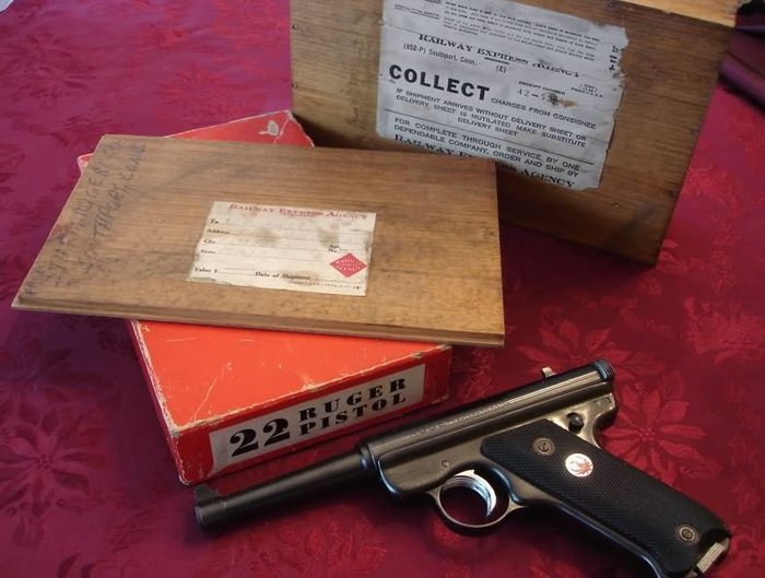 '.22 루거 권총'의 초기 발매모델 <출처: Public Domain>