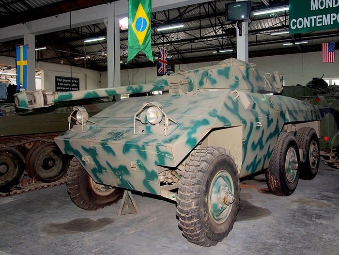 프랑스 전차 박물관에 전시된 리비아군이 운용했던 프랑스제 90mm포를 탑재한 EE-9 마크3 <출처 : tanks-encyclopedia.com>