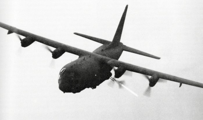 1970년 라오스 상공에서 화력지원임무를 수행중인 AC-130 건십 (출처: USAF)