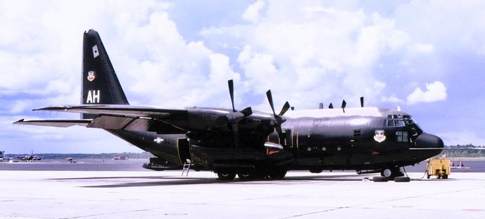 AC-130E (출처: SDASM / Wikimedia)