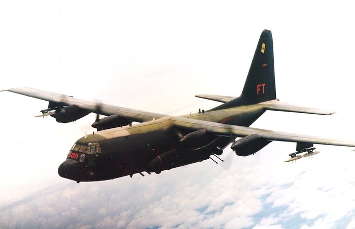 AC-130A는 1967년 전투시험평가를 인증받은 후에 베트남전쟁에 투입되었다. (출처: Public Domain)