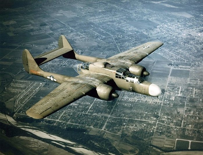 F-89 이전에 미 본토 방공용으로 사용된 P-61. 제2차 대전 중에는 야간전투기로 활약했다. < 출처 : Public Domain >