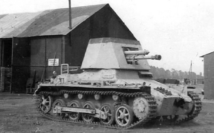 1호 대전차 자주포는 제2차 대전 당시에 독일이 기존 전차 차체를 이용해 개발한 대전차포들의 선구자다. < 출처: Public Domain >