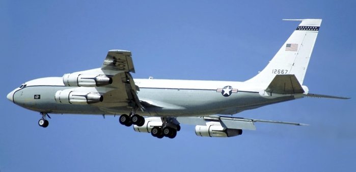 WC-135B 콘스탄트 피닉스 <출처: Anthony Noble / Wikimedia>