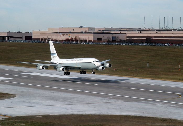 항공자유화협정에 따라 정찰감시 임무를 수행하는 OC-135B 오픈 스카이즈(Open Skies) 정찰기. (출처: Josh Plueger)