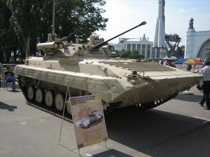 BMP-2M < 출처 : (cc) Xabier Eskisabel at wikimedia.org >