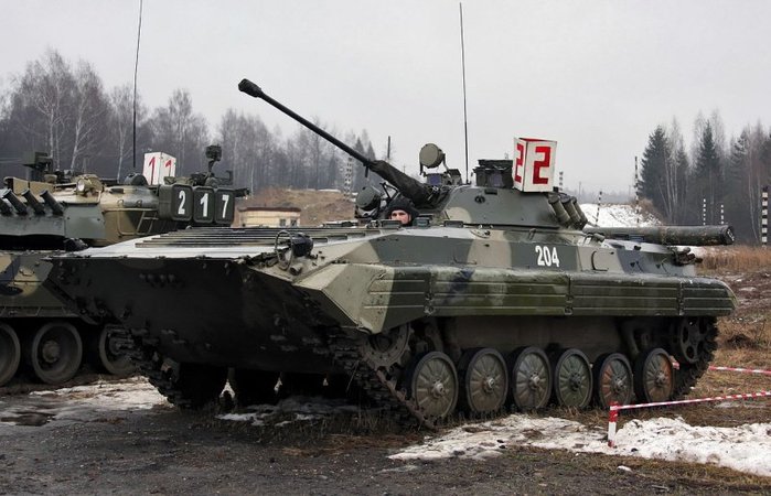 BMP-2는 화력은 줄이되 보다 정교하고 신뢰성 있도록 개량이 이루어졌고 실전에서 좋은 전과를 보였다. < 출처 : (cc) Vitaly V. Kuzmin at wikimedia.org >