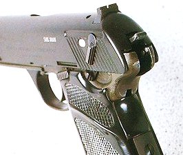P9 초기 시제권총은 해머가 노출되는 방식이었다. <출처: hkpro.com>