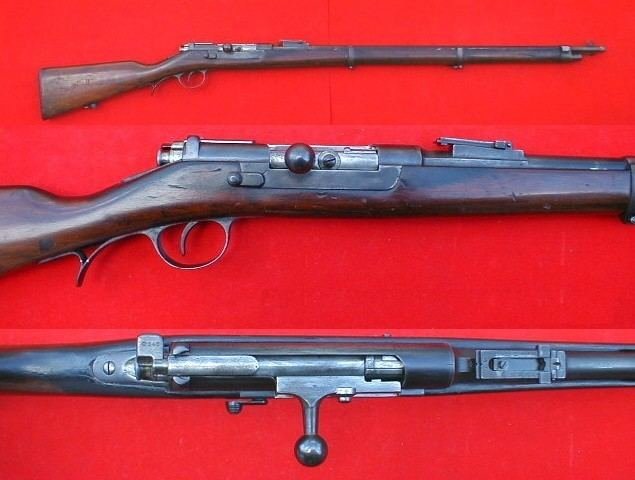 M1886의 디테일. 프랑스 군용에는 없던 안전장치(프랑스군은 오랫동안 소총에 안전장치가 필요 없다고 봄)가 후방에 달려있다.