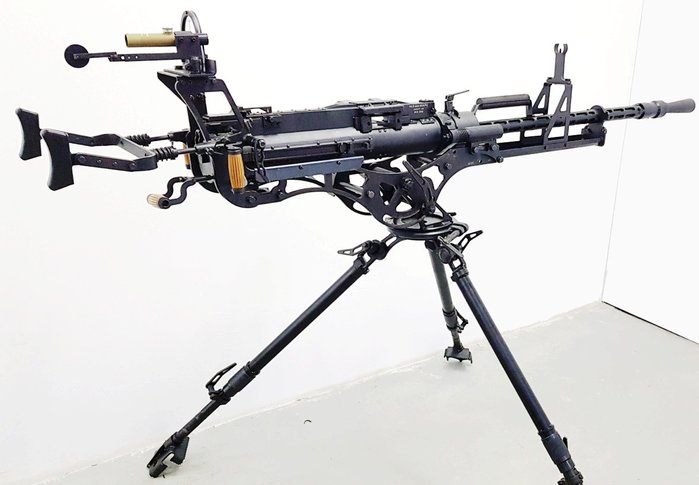 지상운용을 위해 삼각대와 결합된 KPV 기관총 <출처: Bul Armas Ltd.>