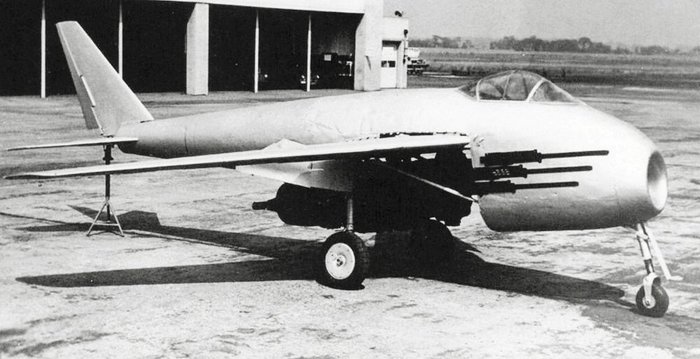 가변익기의 효시로 평가되는 Me P.1101 전투기 (출처: Public Domain)