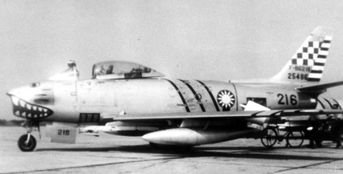대만 공군에 공급된 F-86F는 AIM-9B 공대공미사일로 최초의 격추를 기록했다. < 출처 : Public Domain >