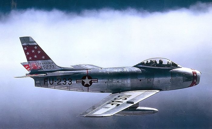 F-86F < 출처 : Public Domain >