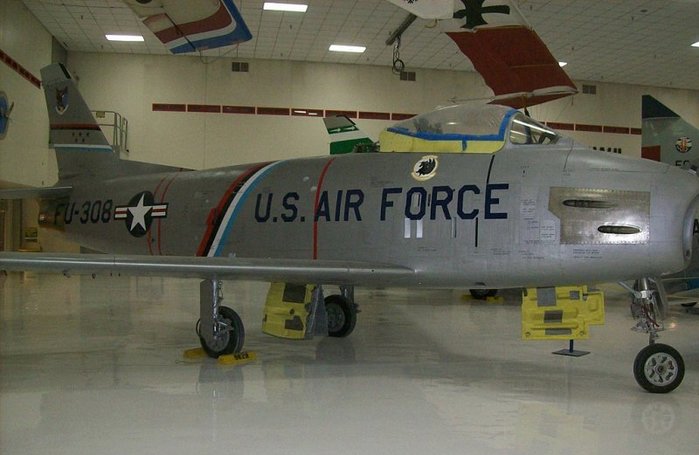 F-86H < 출처 : Public Domain >