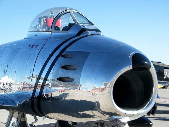 인상적인 전방 인테이크. 미국 전투기 중에서 F-84, F-100도 이런 구조를 택했다. < 출처 : Public Domain >