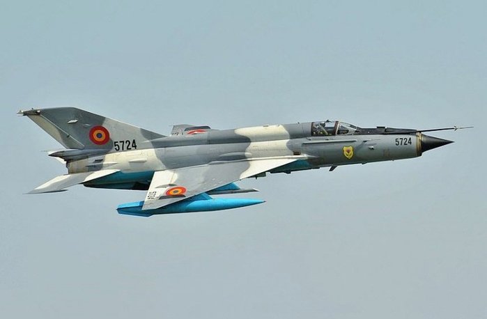 MiG-21은 사상 최대의 생산량을 기록한 제트전투기다. 하지만 기체가 작아 성능을 획기적으로 향상시키기 어려웠다. < 출처 : (cc) Mircea87 at Wikipedia.org >