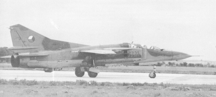 MiG-23U < 출처 : Public Domain >