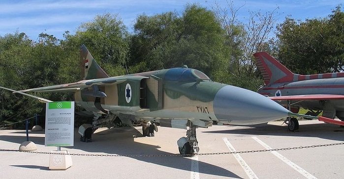 MiG-23MS < 출처 : (cc) Bukvoed at Wikipedia.org >