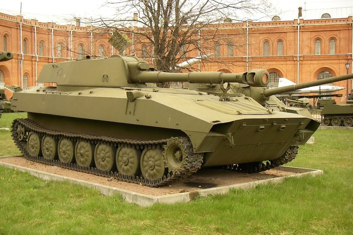 구소련이 MT-LB 장갑차에 D-30 포를 장착한 2S1 자주포 <출처 : public domain>
