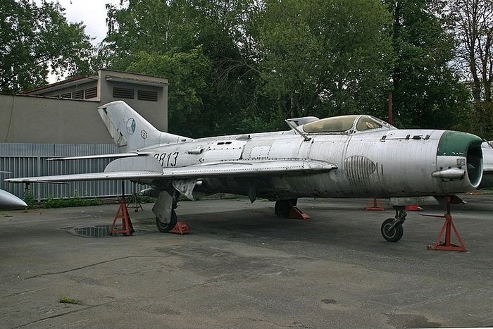 MiG-19P '파머-B' < 출처 : GNU Free Documentation License >