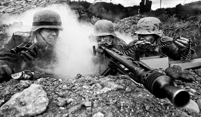 신형 기관총은 MG 42의 격발기구와 벨트급탄기구를 참조하여 만들어졌다. <출처: Public Domain>