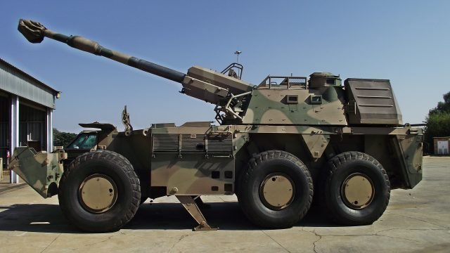 남아공 육군에서 운용 중인 G6 자주포 <출처 : tanks-encyclopedia.com>