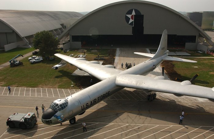 ٹ  ô뿡 ߸   ߽  ߴ Ÿ ݱ B-36J ǽĿ(Peacemaker) (ó: U.S. Air Force)