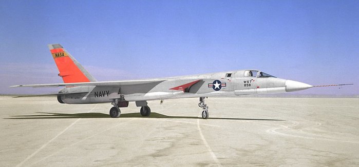 첫 양산기 형상인 A3J-1 비질란테 858기의 모습. 해당 기체는 NASA에 임대되어 초음속 수송기술(SST) 연구용 플랫폼으로 활용됐으며, 연구 종료와 함께 해당 기체는 1963년 12월 20일 자로 해군에 반환됐다. (출처: Public Domain)
