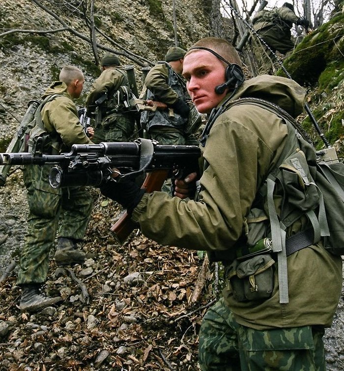 AK-74는 체첸 내전 등 다양한 전투에서 사용되었으며, 여전히 러시아군의 주력소총이다. <출처: Public Domain>