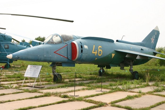 키예프시 줄하니(Zulhany) 박물관에 야외 전시 중인 YAK-38. (출처: Aeroprints.com)