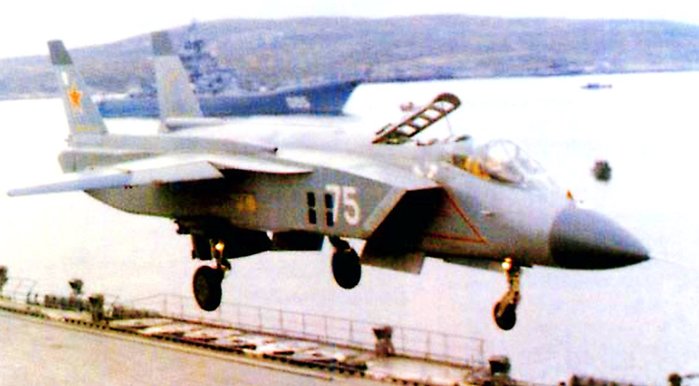 YAK-41 사업은 소련 붕괴와 함께 중단된 후 종료되었으나 미소 공동개발 과정에서 록히드-마틴이 YAK-41의 기술 문서를 전량 획득하고 관련 특허를 구입함으로써 X-35B의 개발에 반영되었다. <출처: Public Domain>
