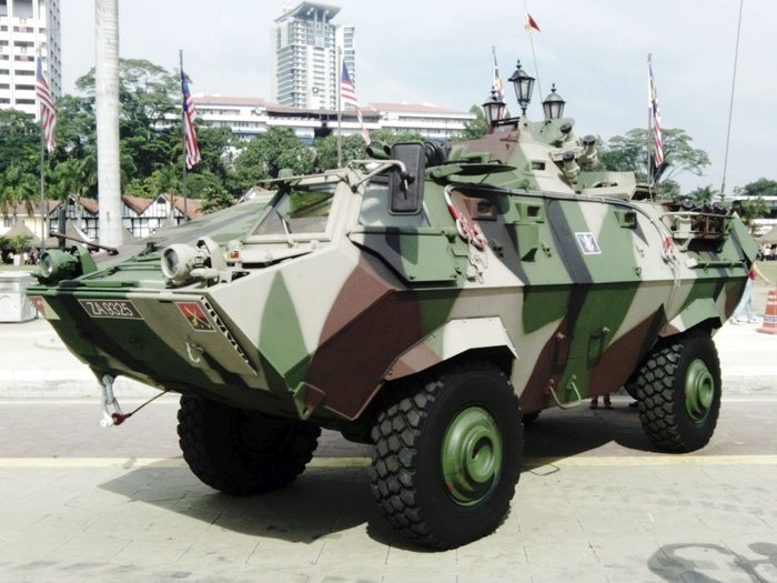 말레이시아는 1981년부터 독일제 콘도르 장갑차를 도입하여 운용해왔다. <출처: Mjabb @ Wikipedia>